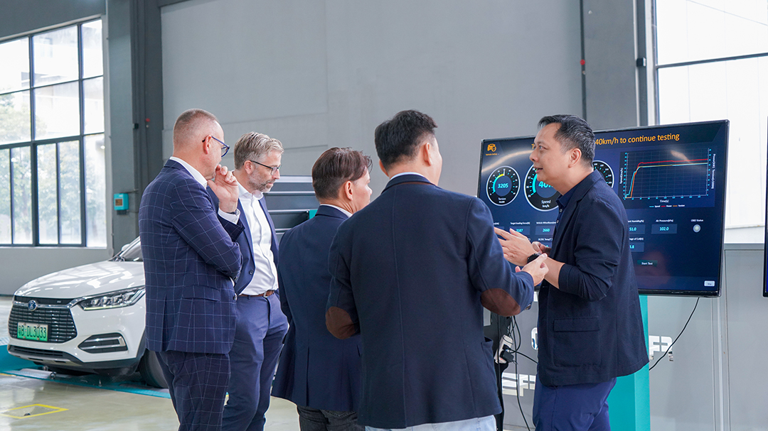 TUV南德意志集团一行参观广东康士柏科技股份有限公司